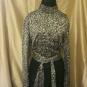 The Suzanne Top, L'Academie